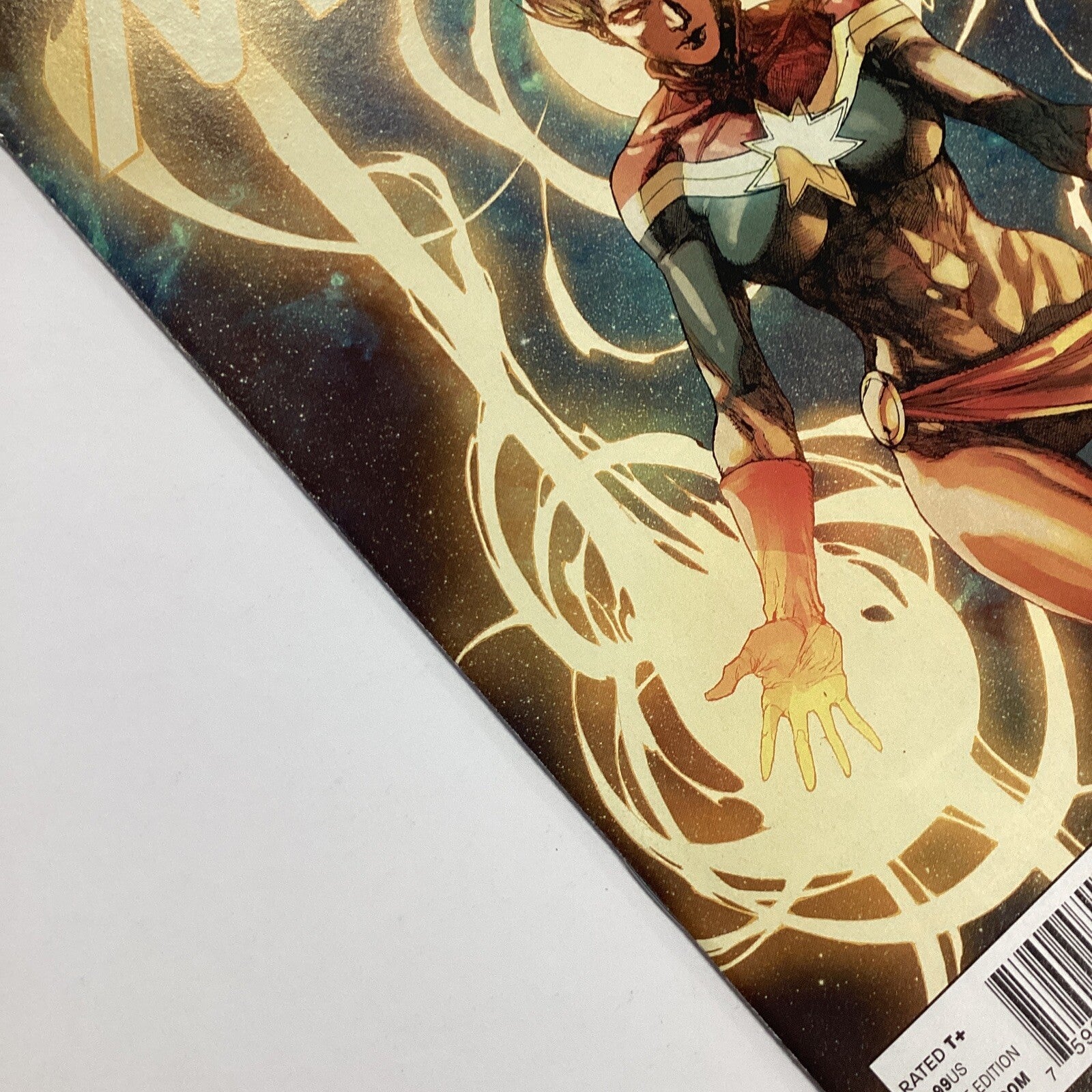Captain Marvel #1 2014 NM- 1st App Of Bee Leinil Francis Yu Variant4