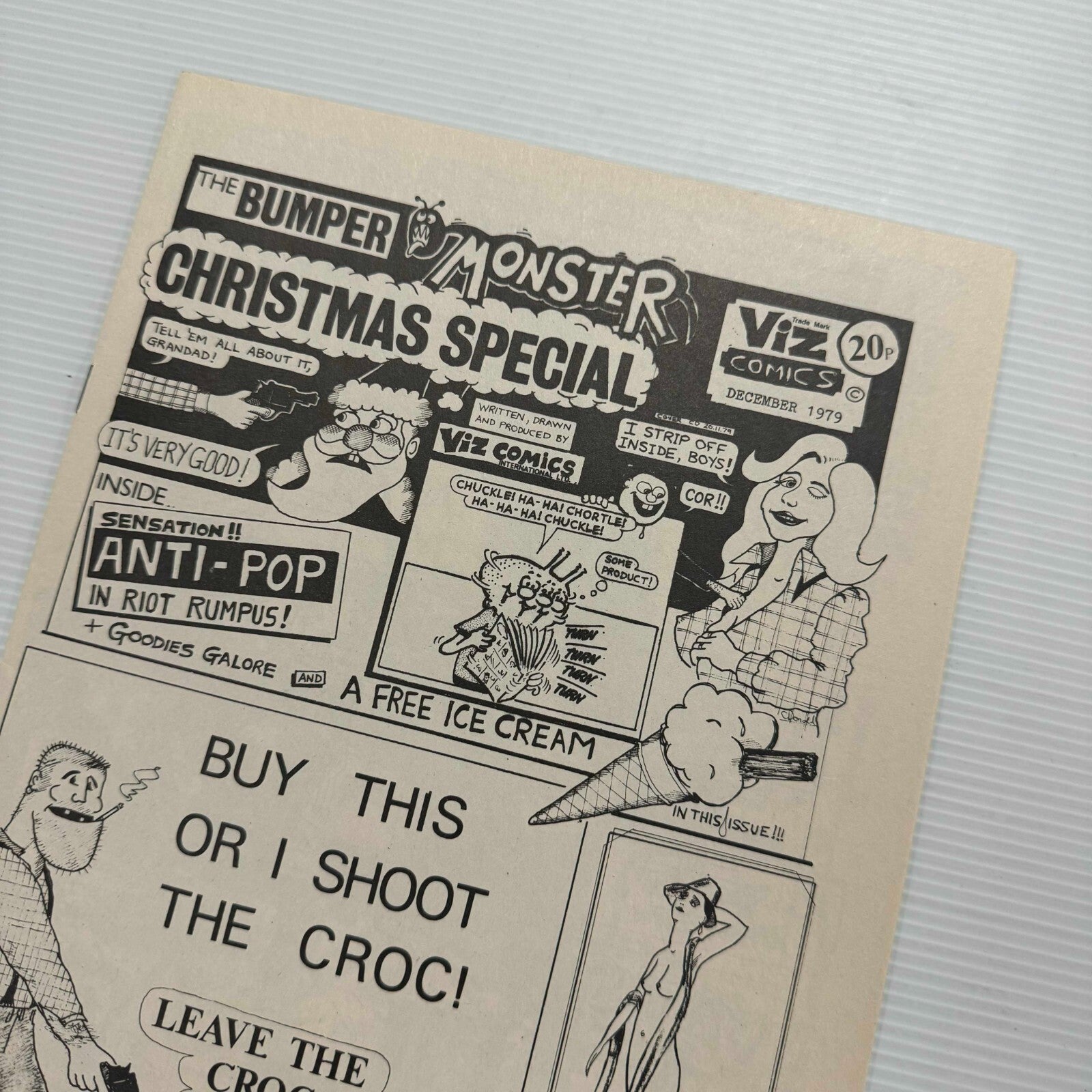 VIZ #1 First Print Mint/Near Mint copy of the iconic magazine10