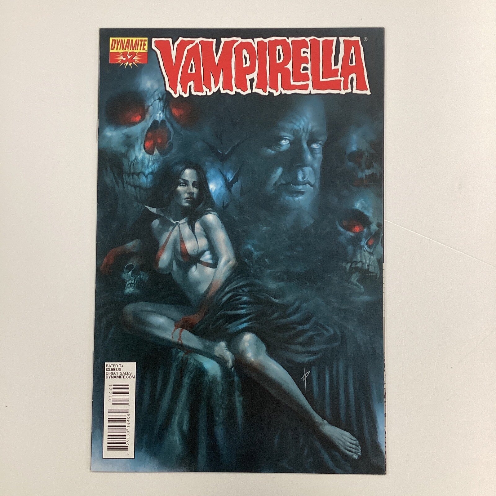 Vampirella #32 2013 NM Lucio Parrillo Cover Variant0