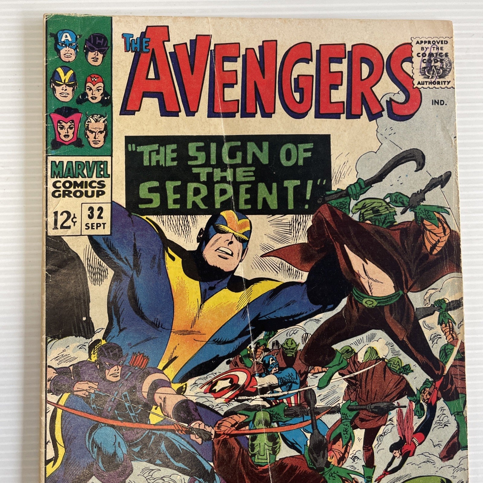 Avengers #32 1967 VG Pence Stamp1