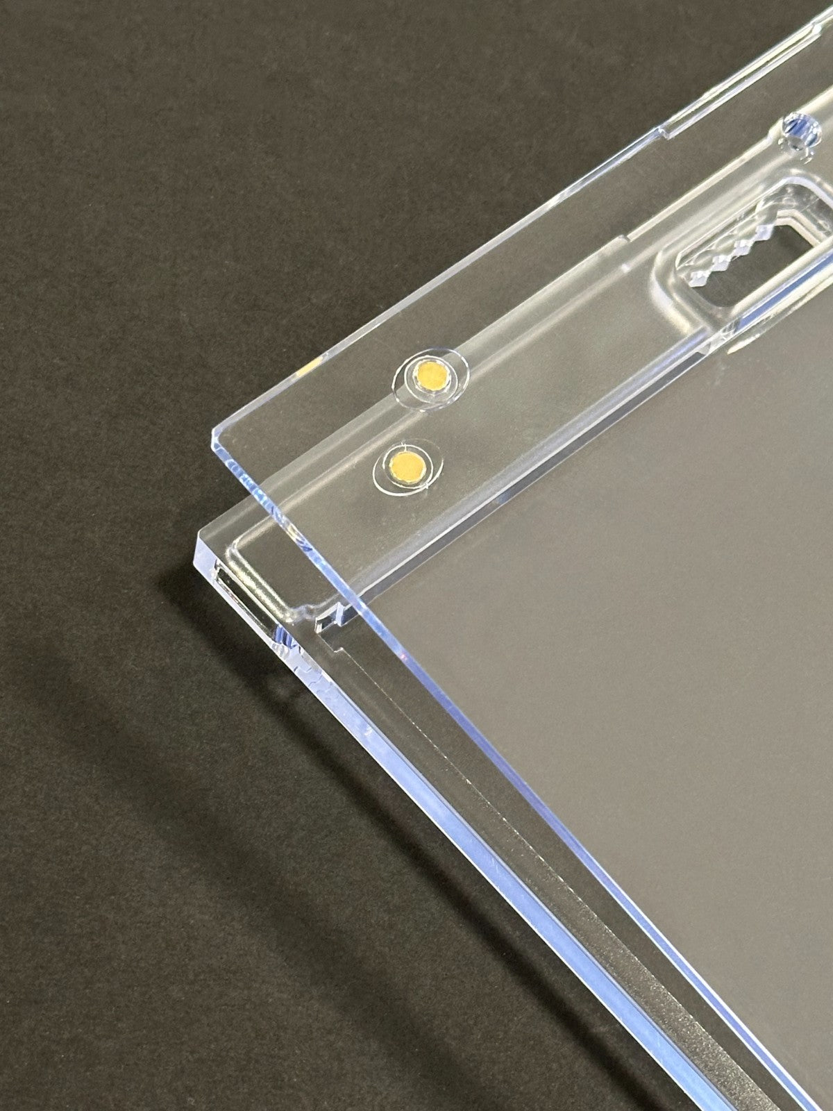 Magnetic Comic Holder Display Case Wall Mountable UV Resistant INC 2 FREE COMICS4