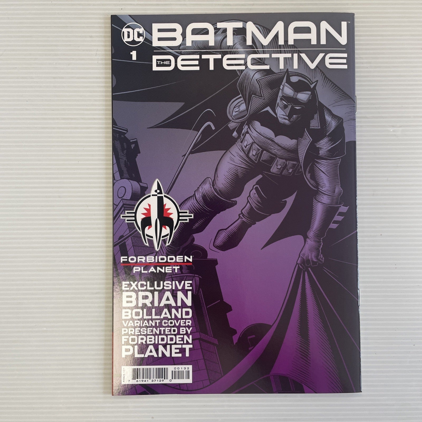 Batman The Detective #1 2021 VF+ Brian Bolland Virgin Variant Forbidden Planet *4