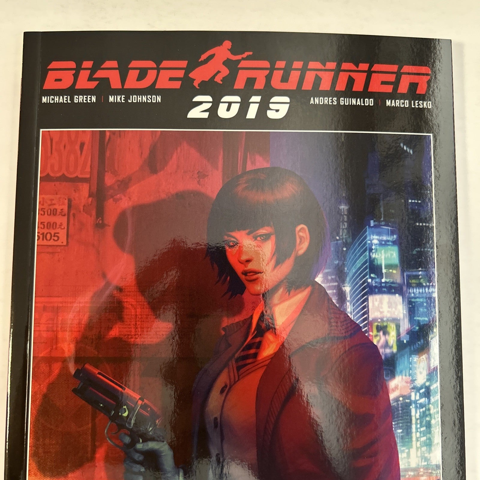 Blade Runner 2019 Los Angeles TPB Vol. 1 Inc Forbidden Planet Signed Card1