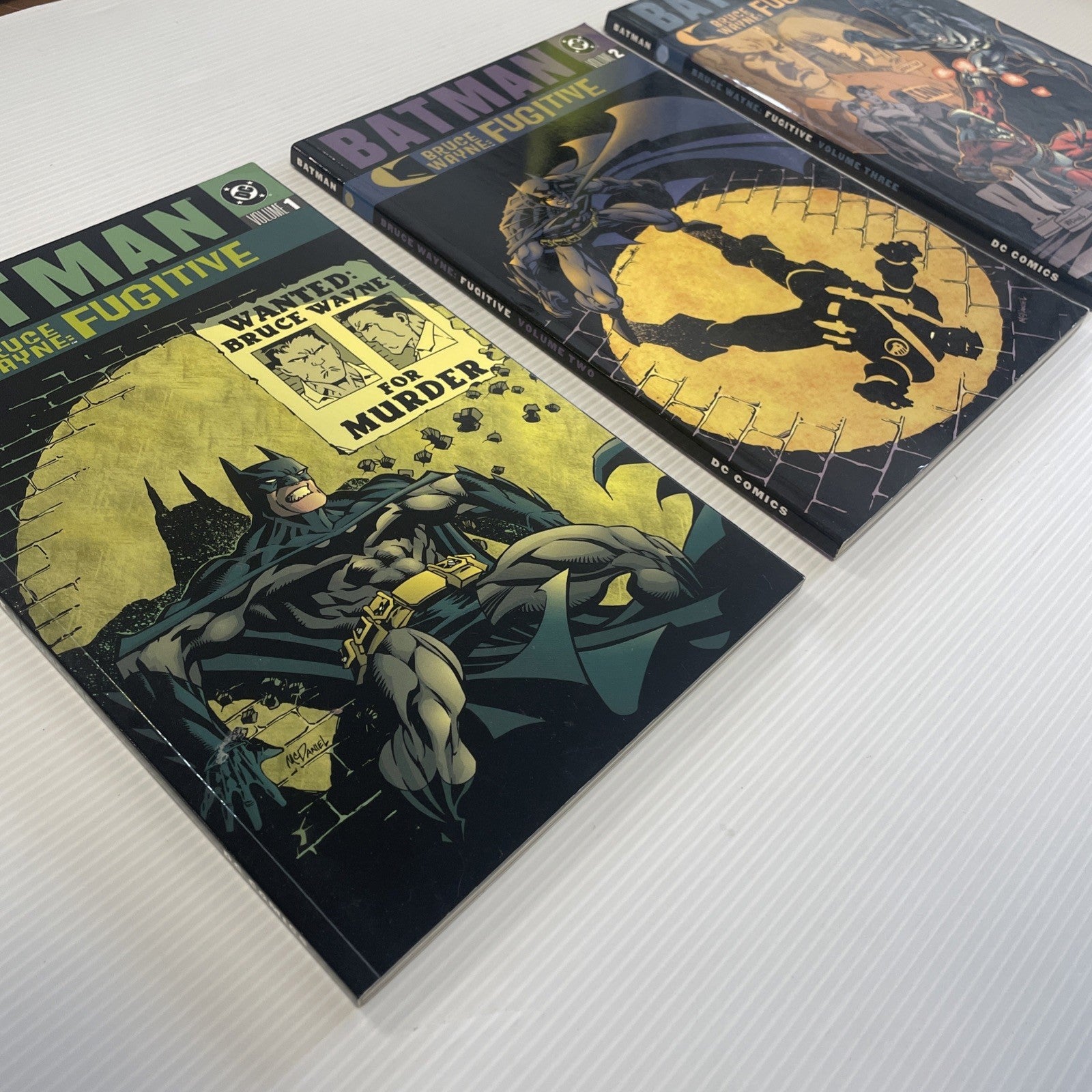 Batman: Fugitive Vol. 1-3 2002 TPB Trade Paperback Graphic Novel Set Complete Se4