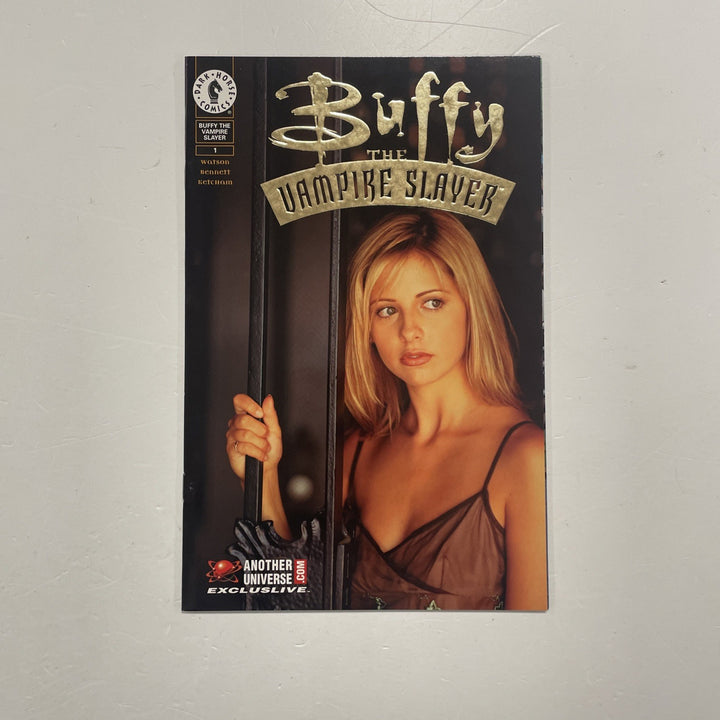 Buffy The Vampire Slayer #1 1998 NM Gold Foil Edition0