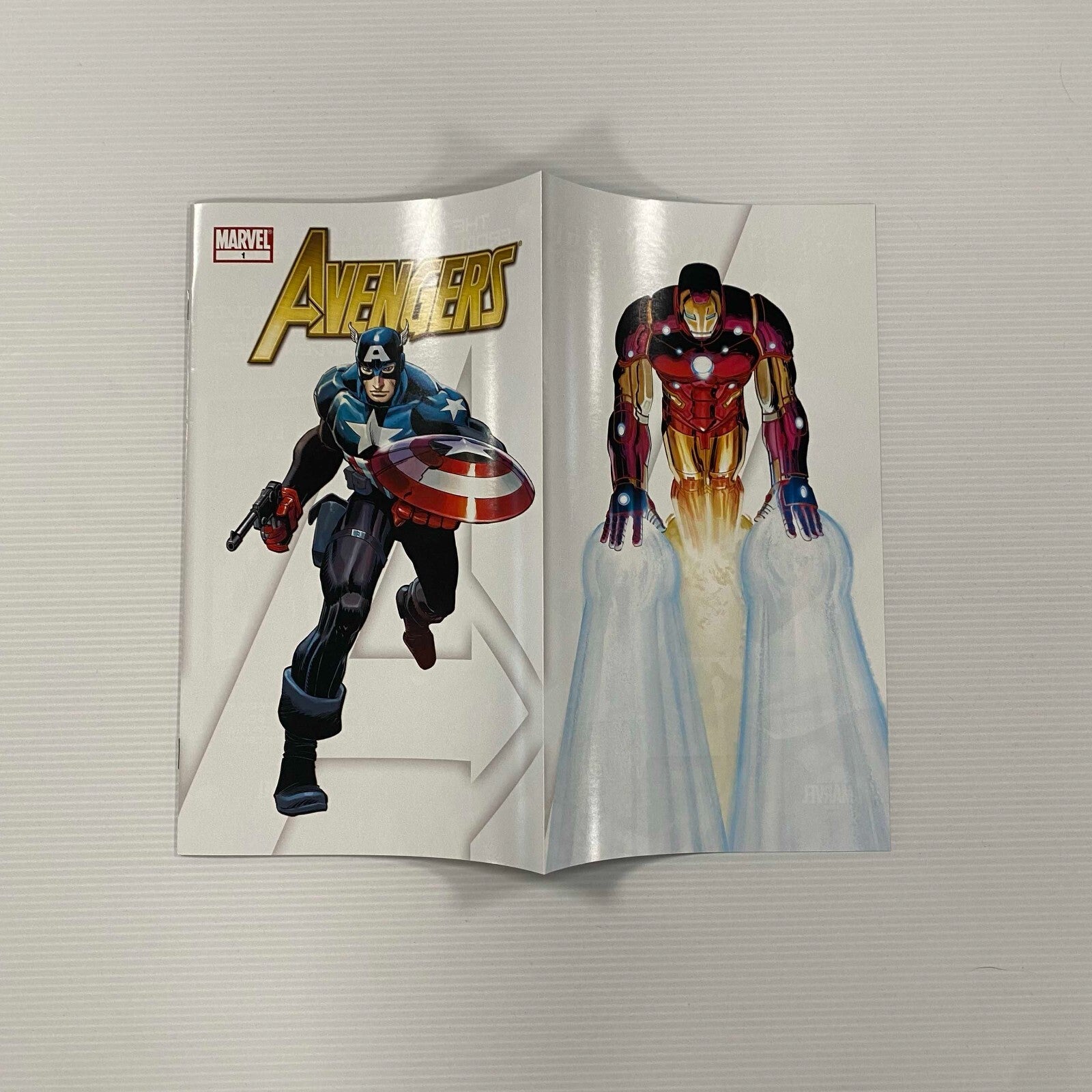 Avengers #1 2010 NM Gatefold Variant John Romita Jr. cover3