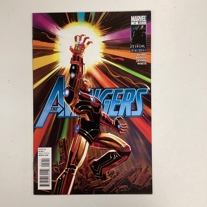 Avengers #12 2011 VF+ Iron Man Weilds Infinity Gauntlet0