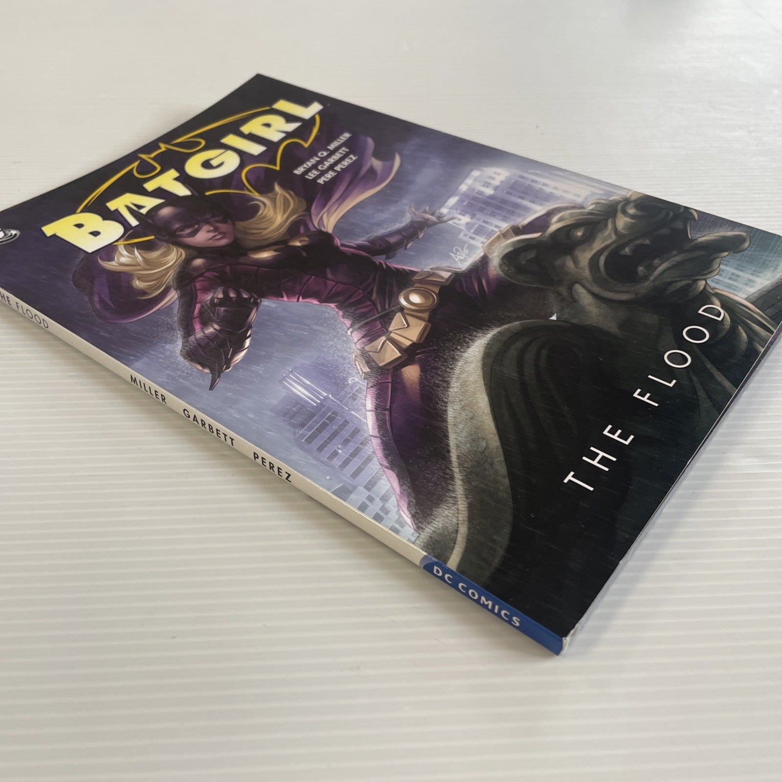 Batgirl The Flood 2010 TPB Trade Paperback Graphic Novel DC Comics3