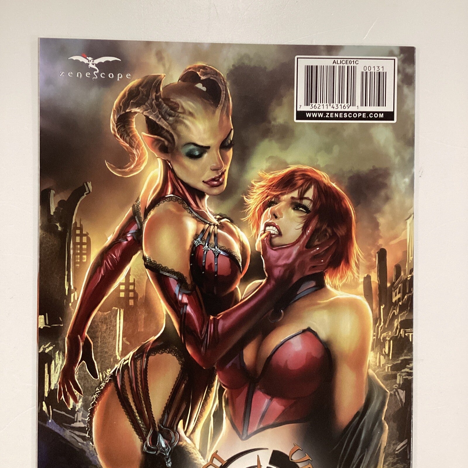 Grimm Fairy Tales Alice In Wonderland #1 2012 VF Variant C Zenescope7