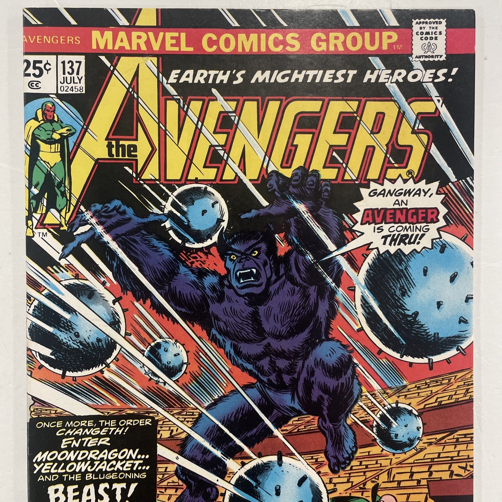 The Avengers #137 1975 VF-1