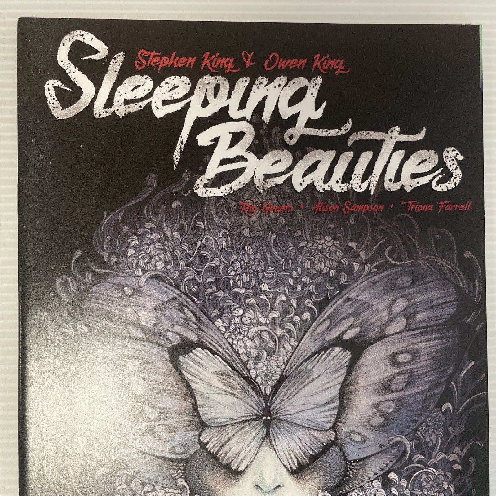Sleeping Beauties #1 2020 VF+ Signed Alison Sampson Peach Momoko Variant1