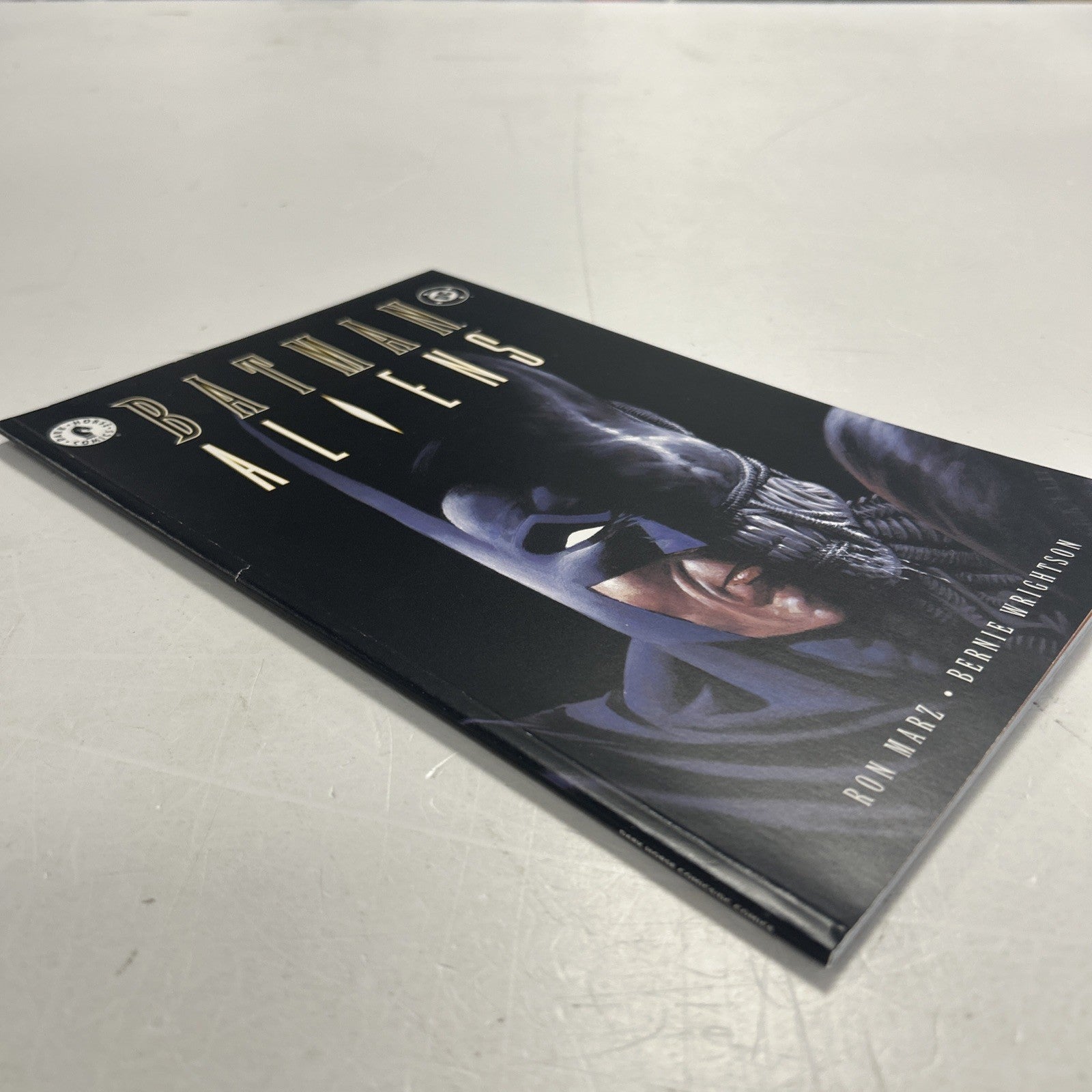 Batman Aliens Book #1-2 1997 VF Dark Horse Comics DC Comics TPB4