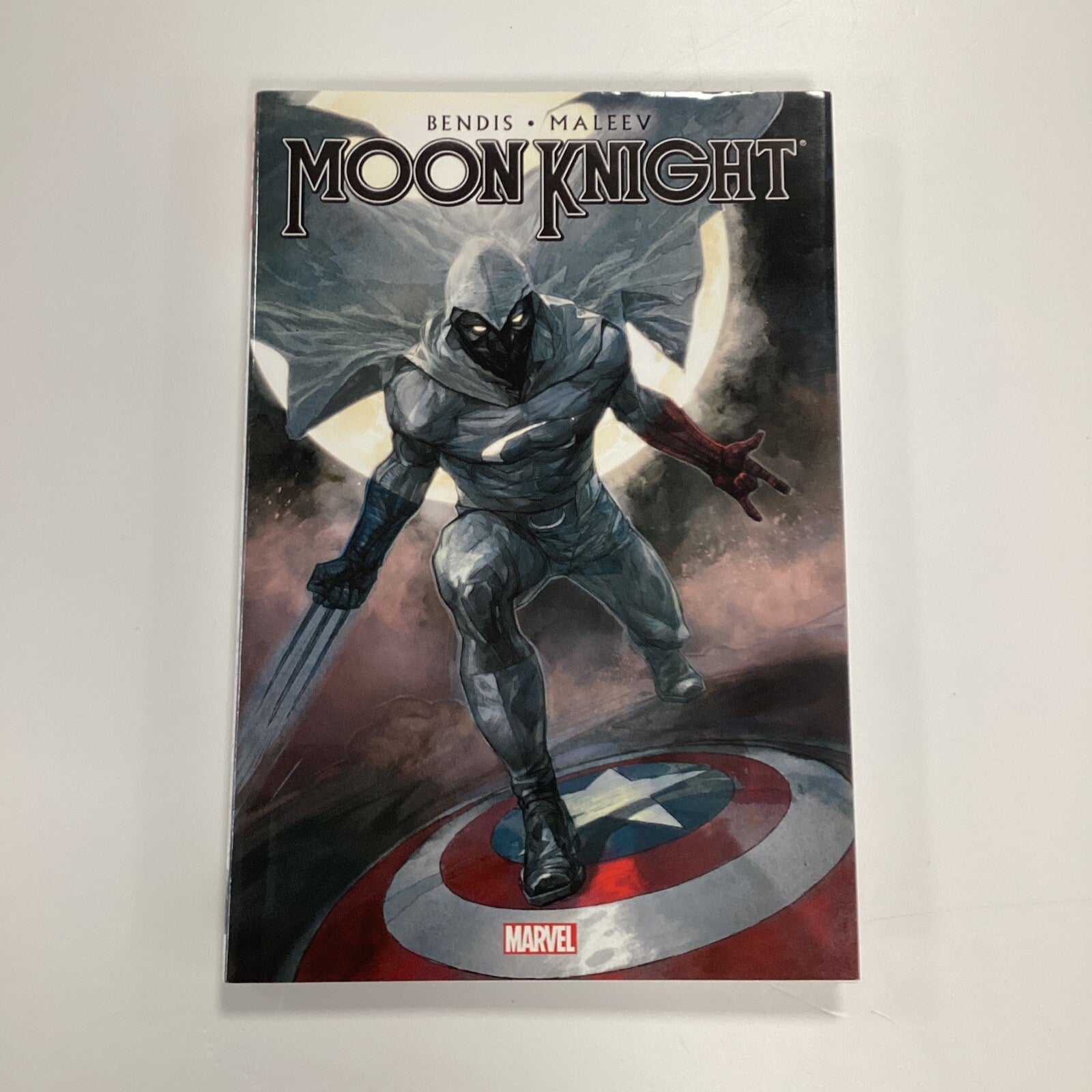 Moon Knight Vol.1 By Alex Maleev & Brain Michael Bendis0