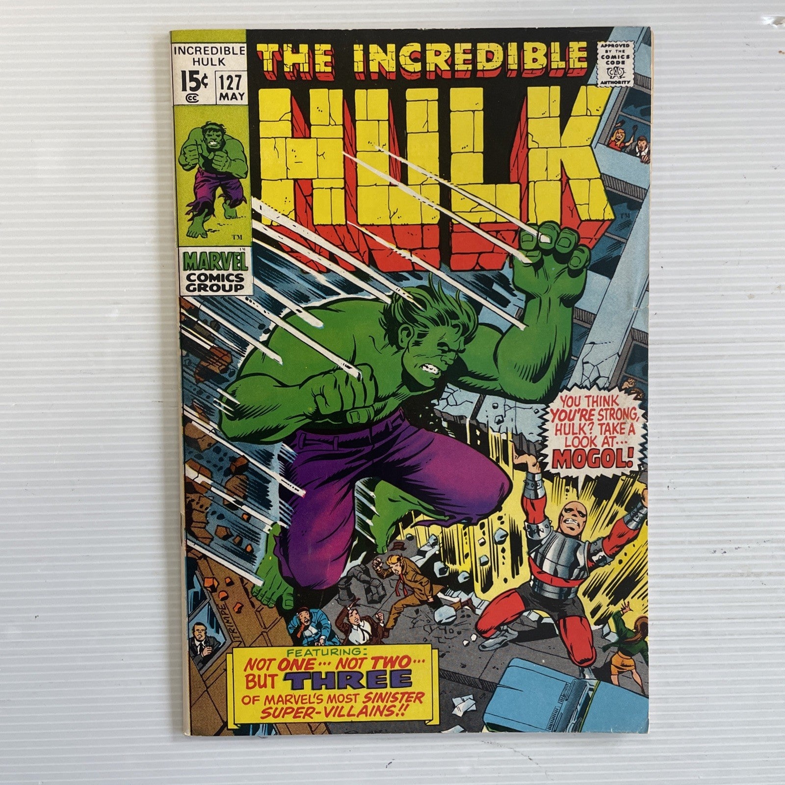 Incredible Hulk #127 1970 VG/FN **slight tear in open edge of all pages0