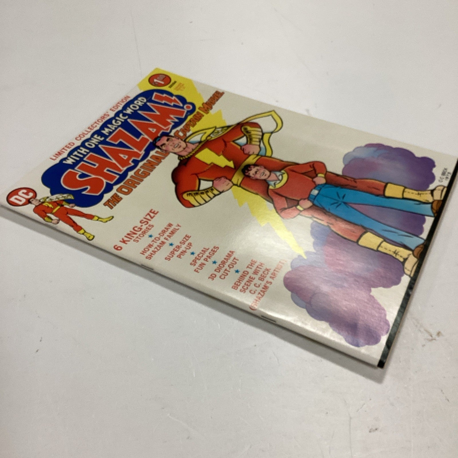 DC Limited Collectors Edition Shazam! 1975 VF/NM (2)3