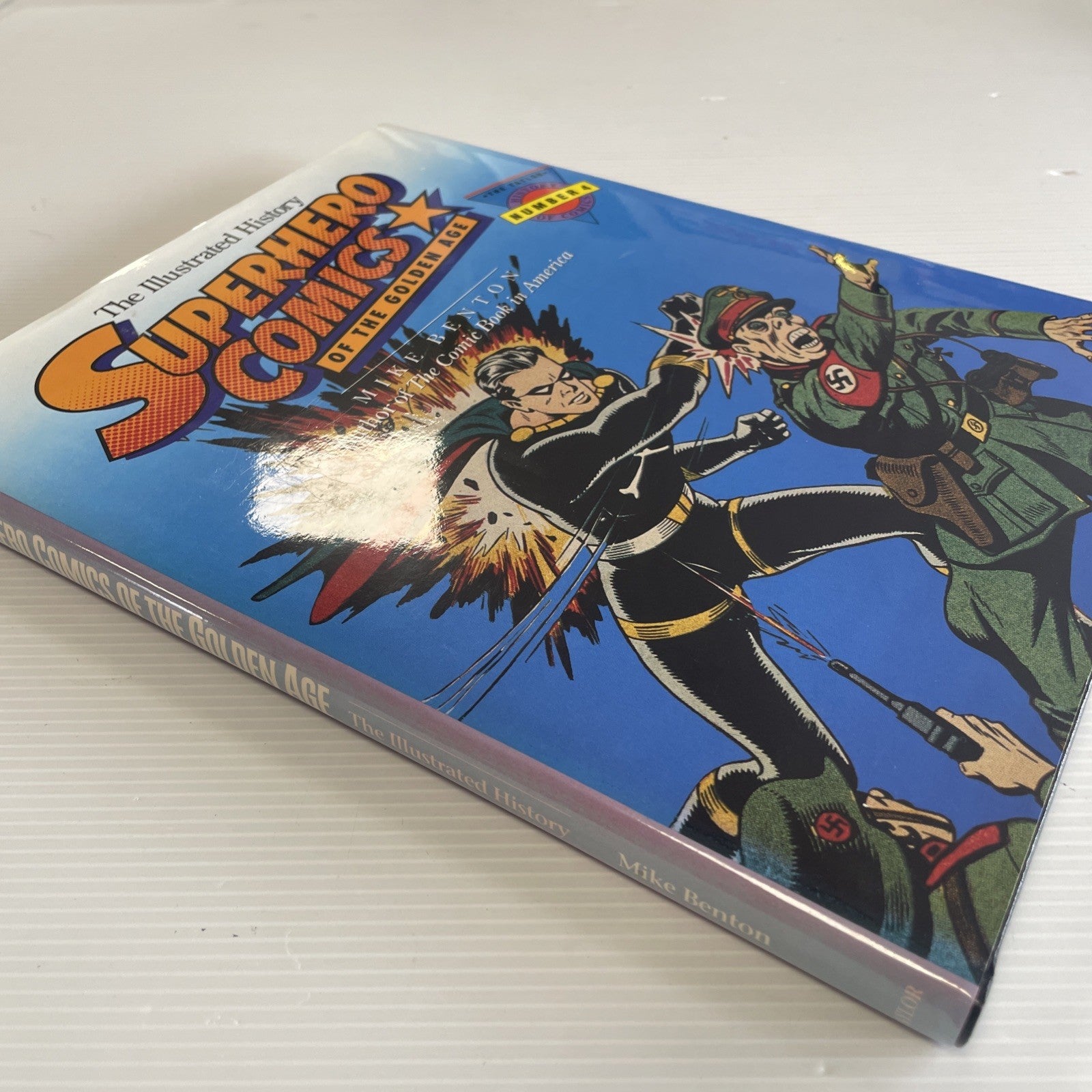 Superhero Comics of the Golden Age:The Illustrated History #4 1992 Graphic Novel3