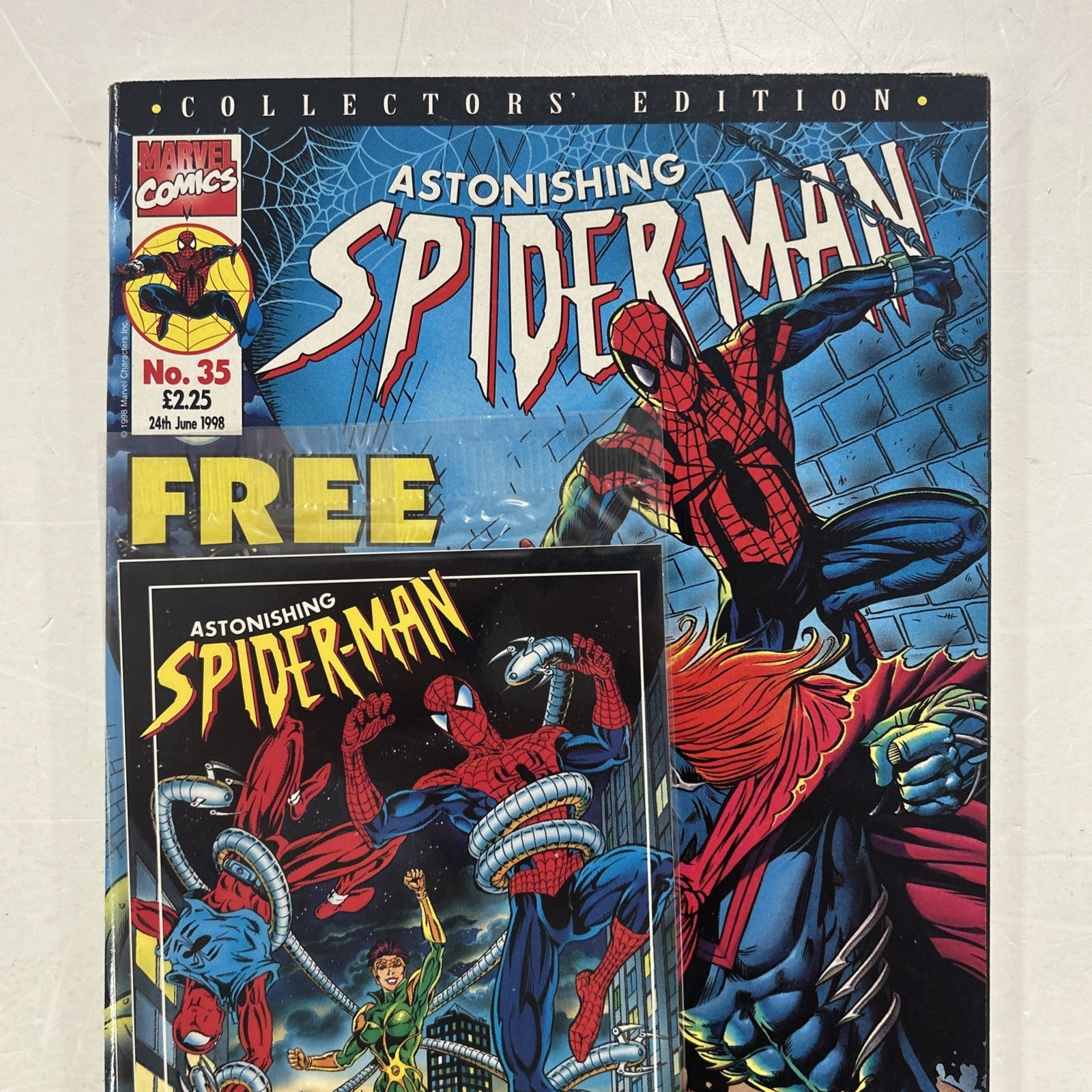 Astonishing Spider-Man #35 1998 VF- UK Marvel Panini Inc. Free Postcards1