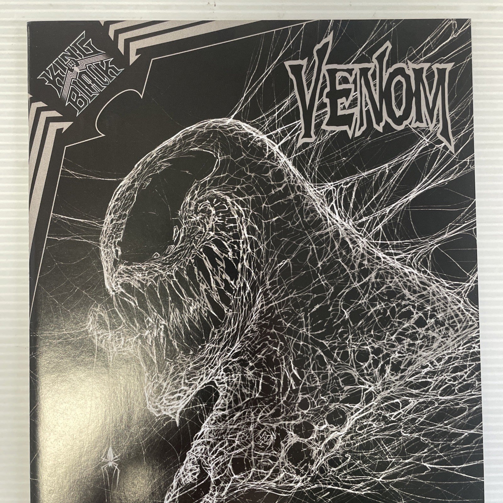 Venom #33 2021 NM Patrick Gleason Exclusive Trade Dress Variant w/ CoA 1 of 25001