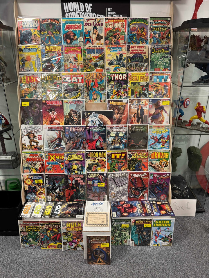 Warehouse Comic book Clearance! Approx 130 American Comics Marvel, DC BOX E0