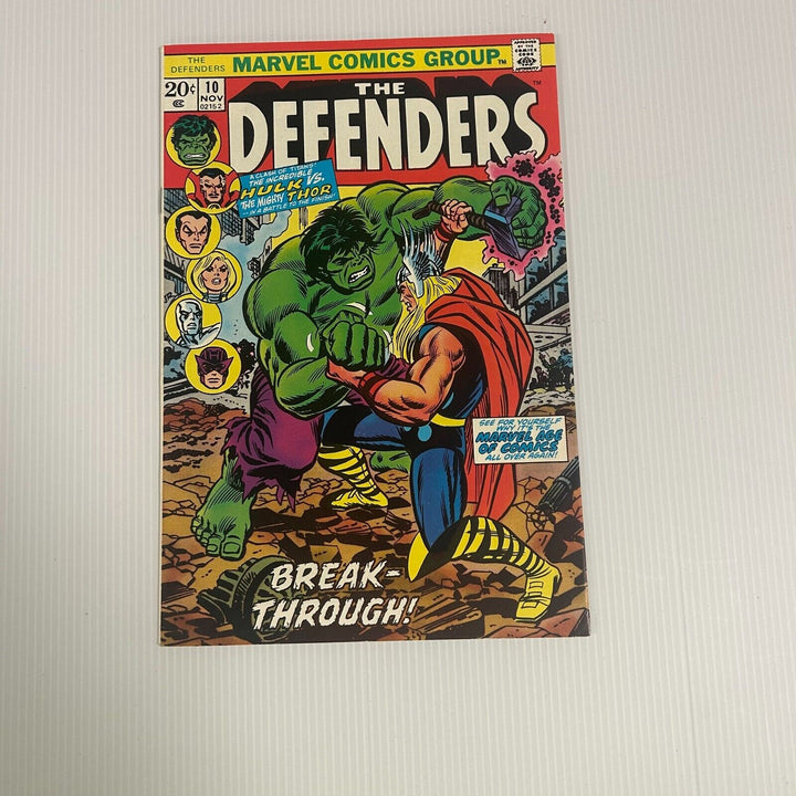 The Defenders #10 1973 VF+ Cent Copy Classic Hulk vs Thor Cover